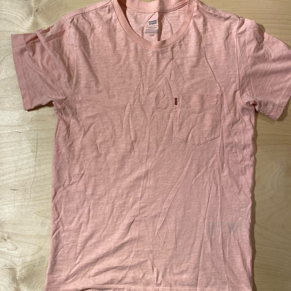 Levi’s Standard Tee Small (HV)